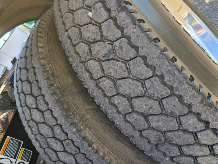 2019-peterbilt-567-image-111