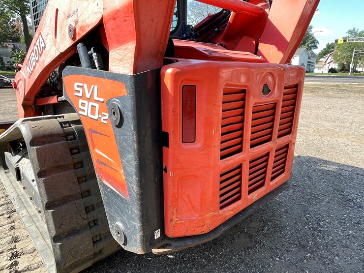 kubota-svl90-2-image-25