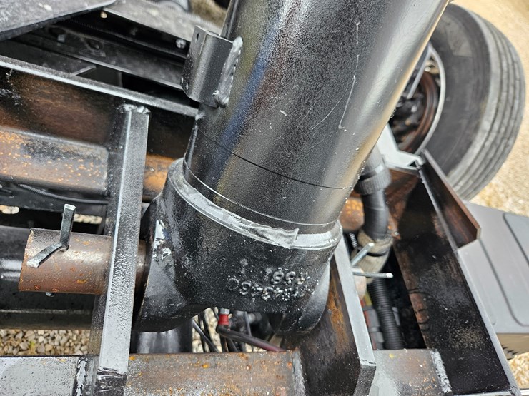 2015-kenworth-t800-image-39