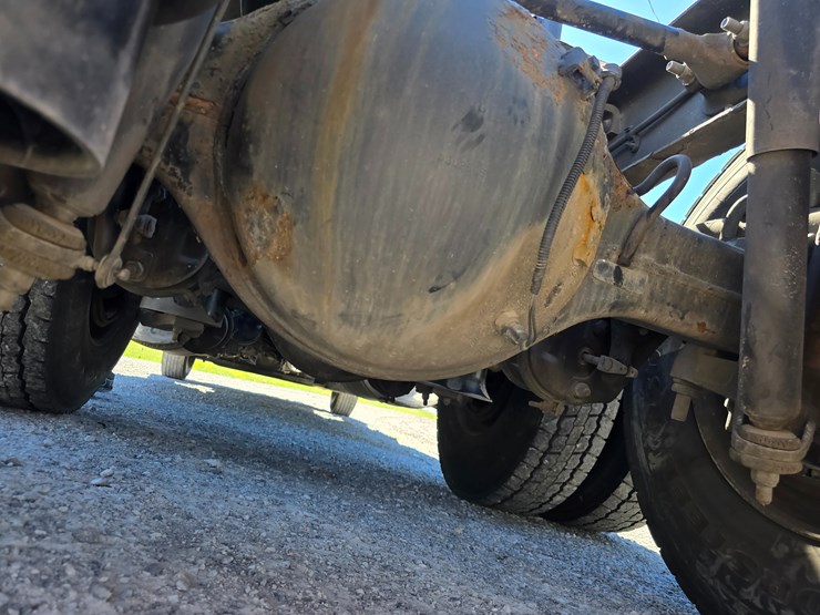 2015-peterbilt-579-image-110