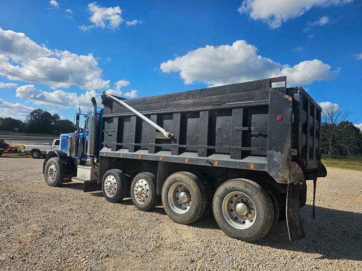 1989-peterbilt-379-image-12