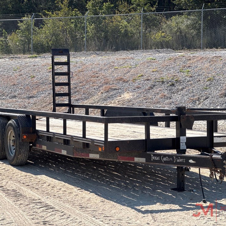CUSTOM TRAILER