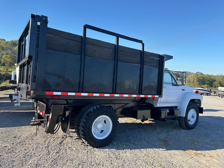 1983-ford-f700-image-2