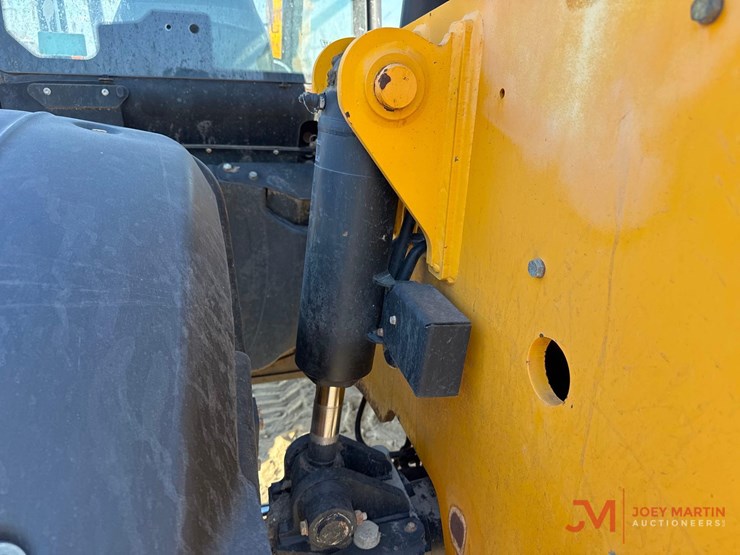 2017-jcb-510-56-image-11
