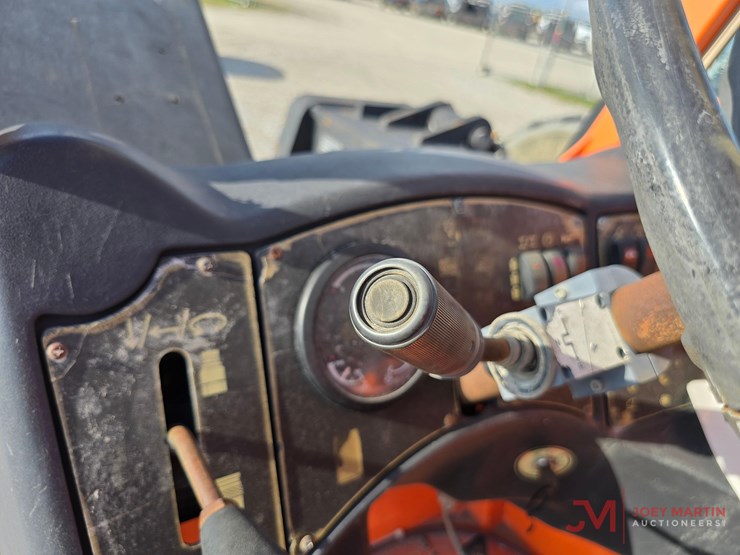 2015-jlg-g6-42a-image-20