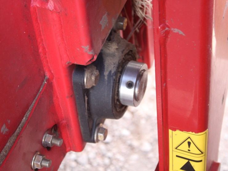 2015-new-holland-roll-belt-560-image-61