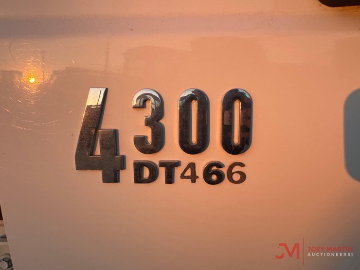 2006-international-durastar-4300-image-6
