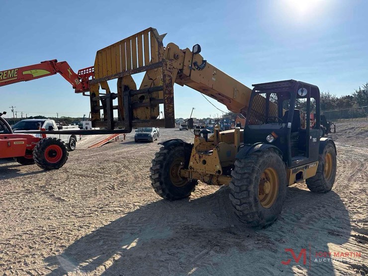 caterpillar-th83-image-4