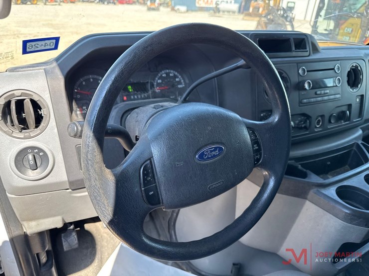 2010-ford-cargo-image-14