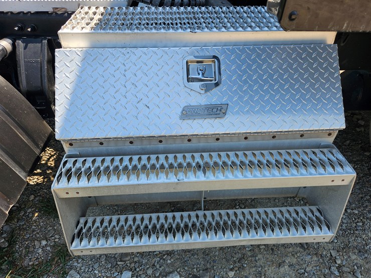 2017-peterbilt-579-image-98