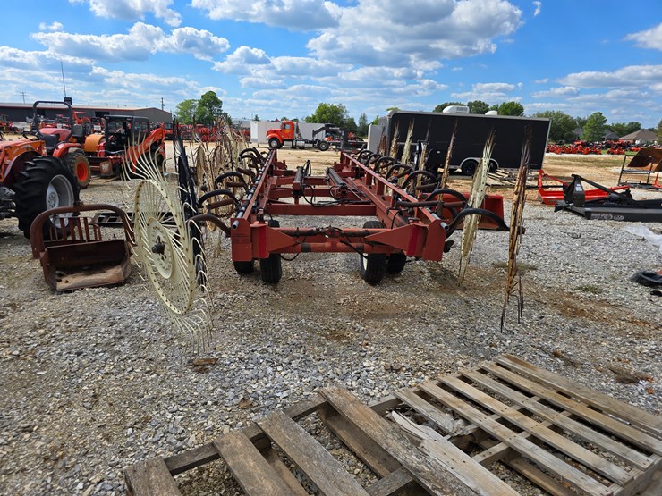 2000-h-&-s-bf16-image-12