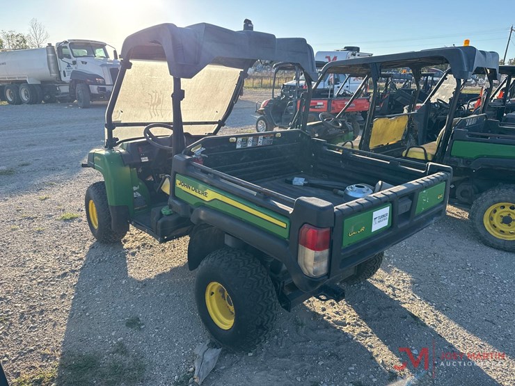 2022-john-deere-gator-image-3