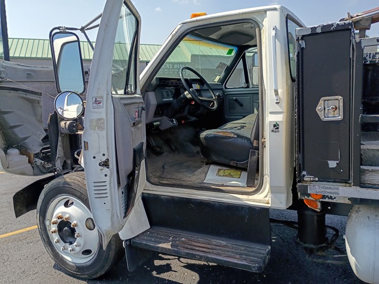 1998-ford-f700-image-46