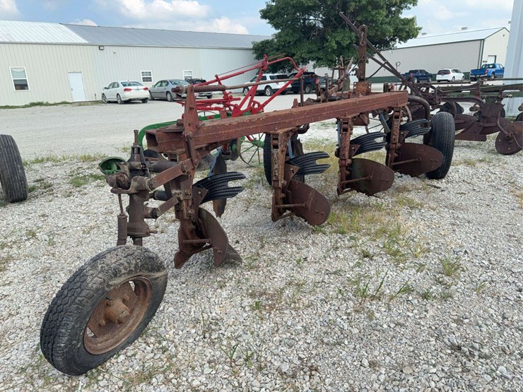 four-bottom-plow-image-5