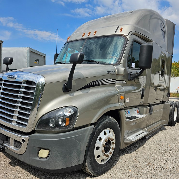 2017 FREIGHTLINER CASCADIA 125
