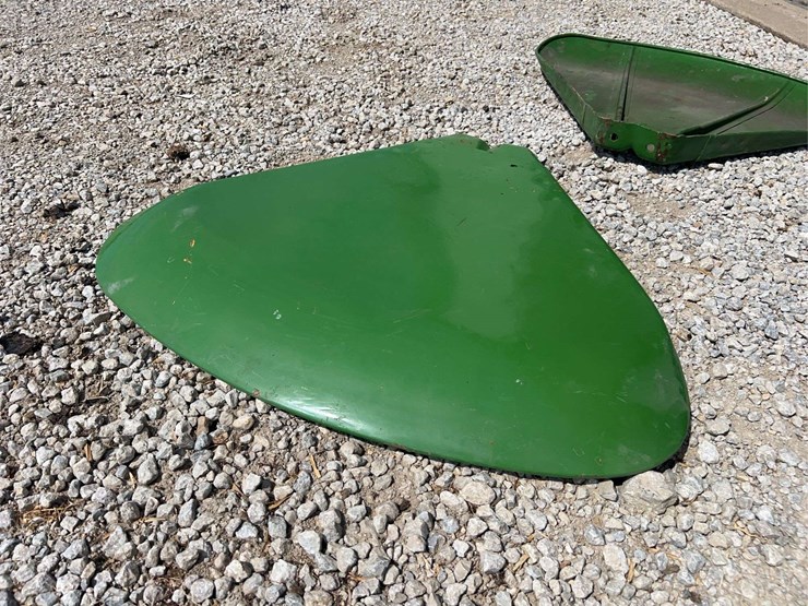 john-deere-clamshell-fenders-image-12