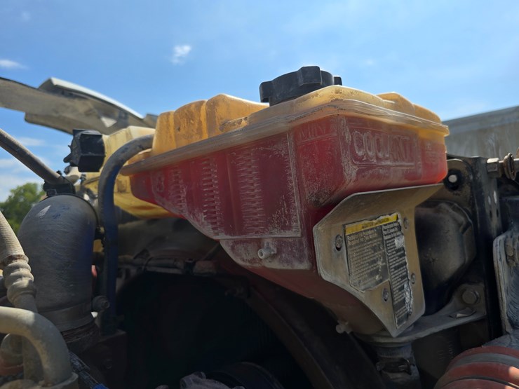 2014-peterbilt-365-image-74