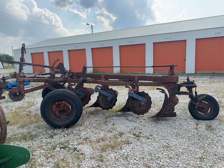 four-bottom-plow-image-1