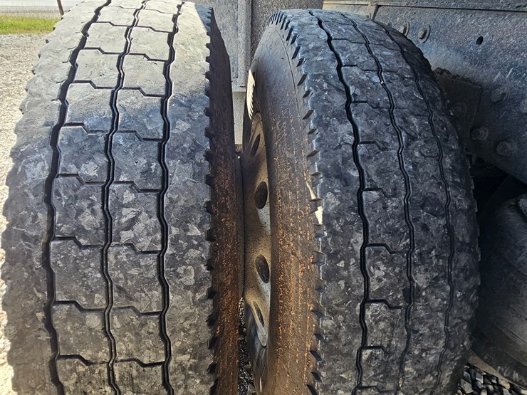 1989-peterbilt-379-image-97