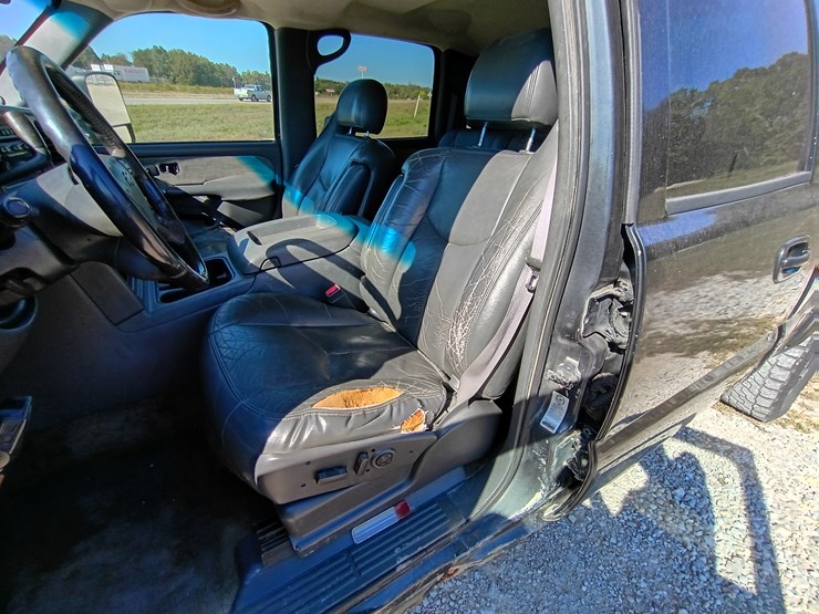 2003-chevrolet-silverado-image-29