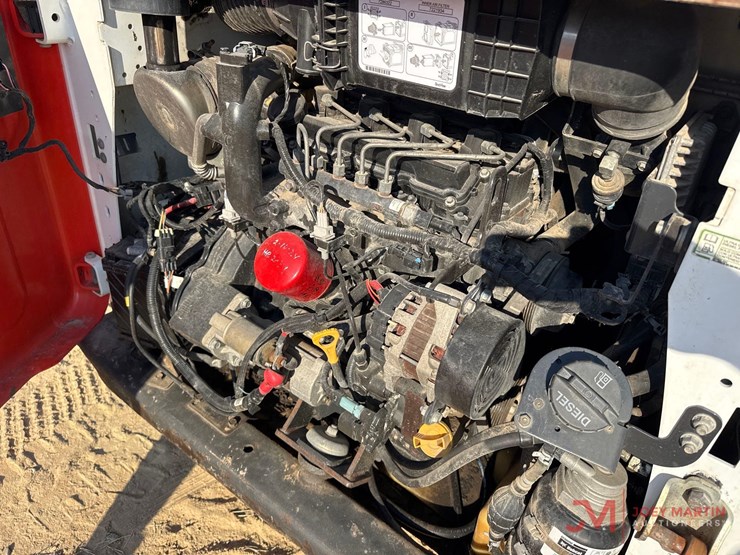 2017-bobcat-t590-image-10