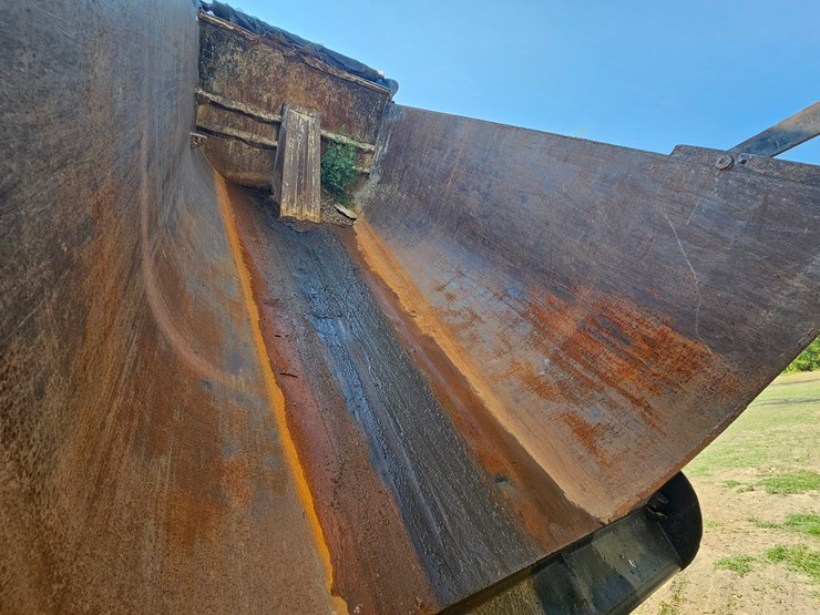 2006-sterling-l9500-image-48