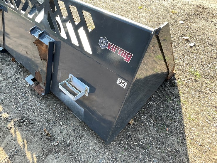 #4305-•-virnig-96"-skid-steer-mount-snow-bucket-image-12