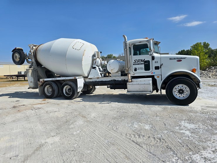 2014-peterbilt-365-image-41