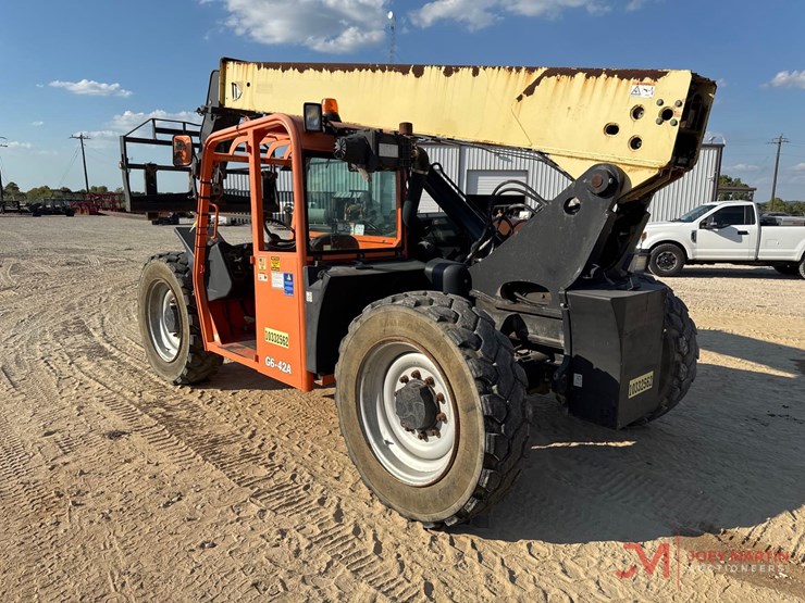 2015-jlg-g6-42a-image-3
