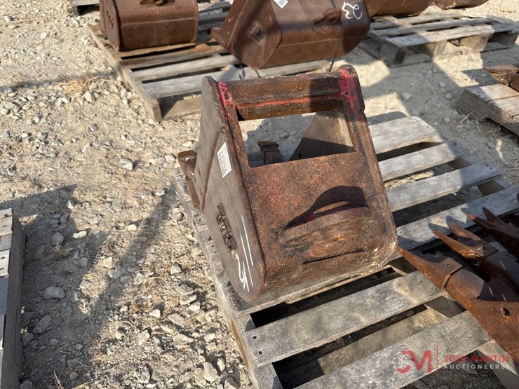 tag-12"-excavator-tooth-bucket-image-2