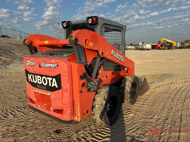2016-kubota-ssv65-image-2