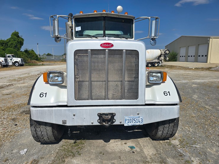 2014-peterbilt-365-image-51