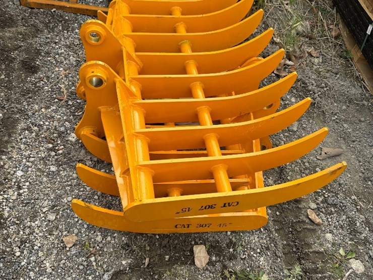 caterpillar-307-image-1
