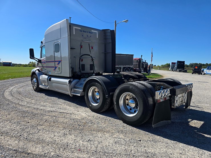 2015-peterbilt-579-image-13