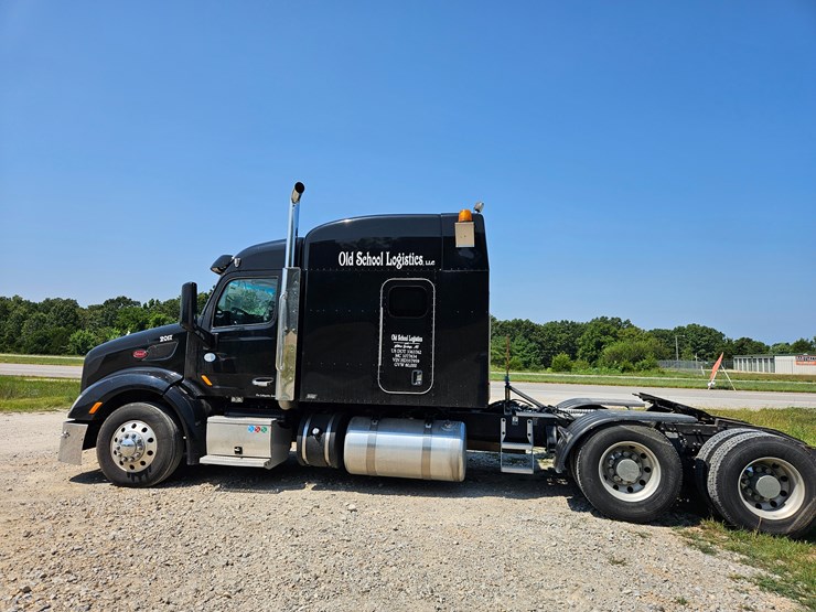 2017-peterbilt-579-image-10