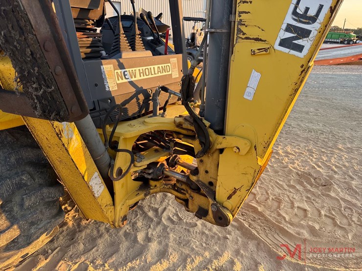 new-holland-b95-image-7