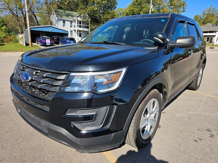 2017-ford-explorer-image-1