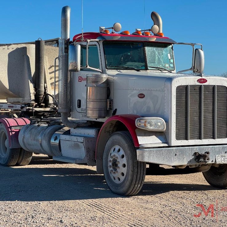 2016 PETERBILT 389