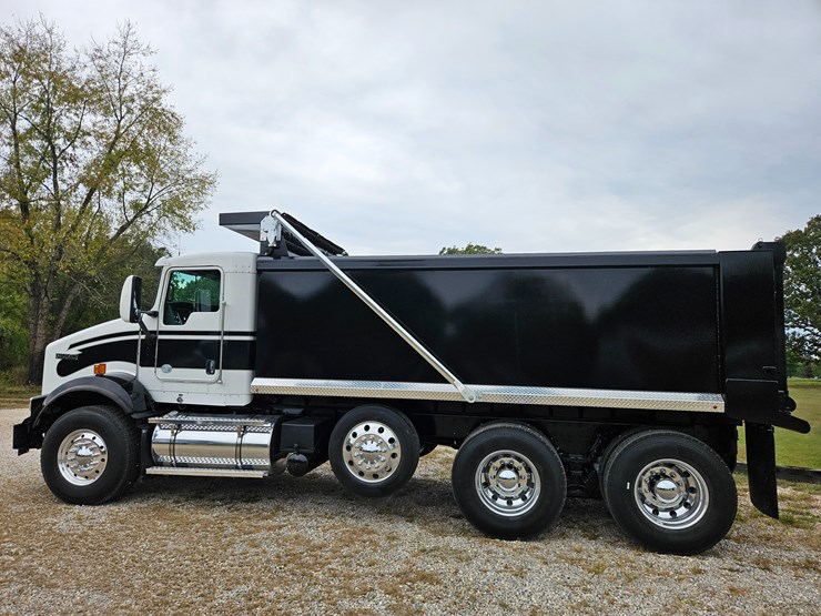 2015-kenworth-t800-image-9