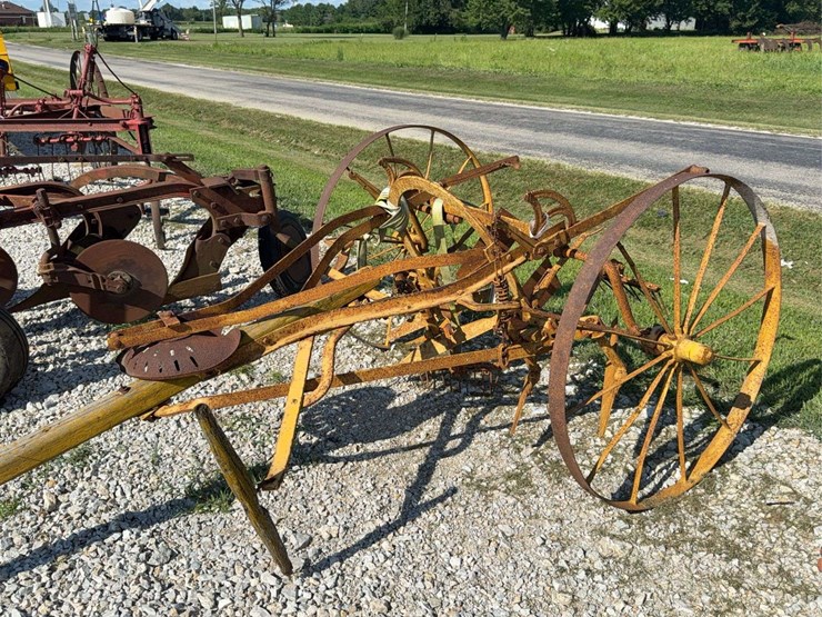 horse-drawn-cultivator-image-3