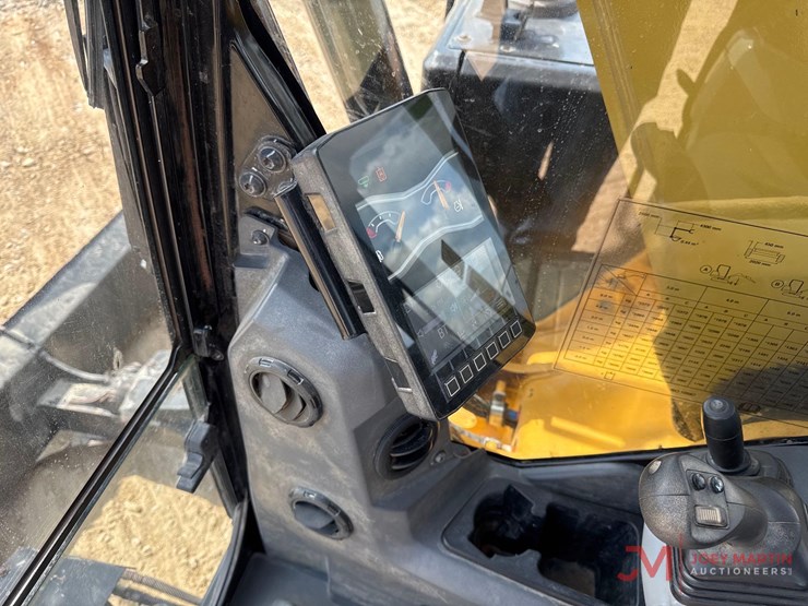 2019-caterpillar-310-image-19