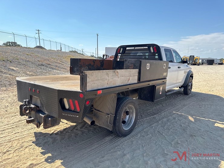 2014-ram-5500-heavy-duty-flat-bed-truck-image-2