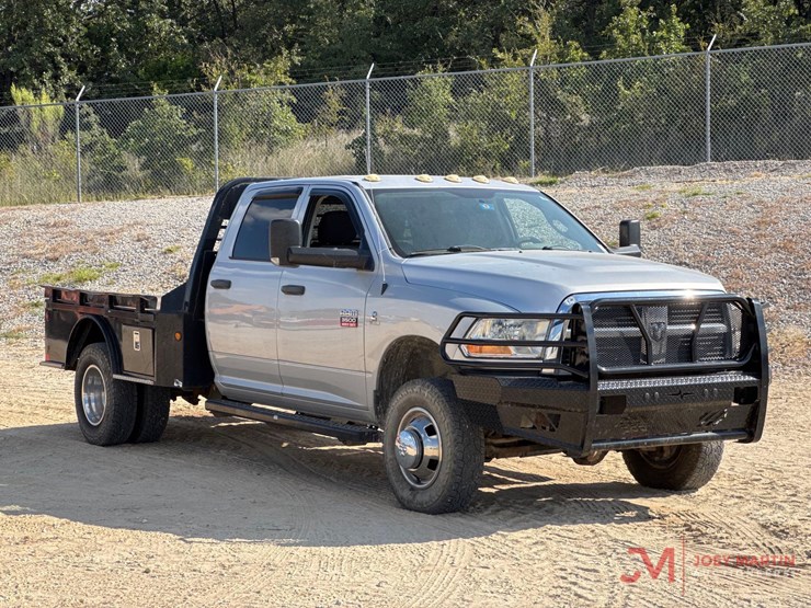 2011-ram-3500-heavy-duty-flatbed-truck-image-1