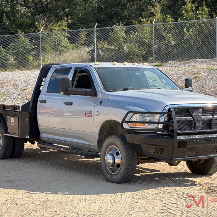 2011 RAM 3500 HEAVY DUTY FLATBED TRUCK