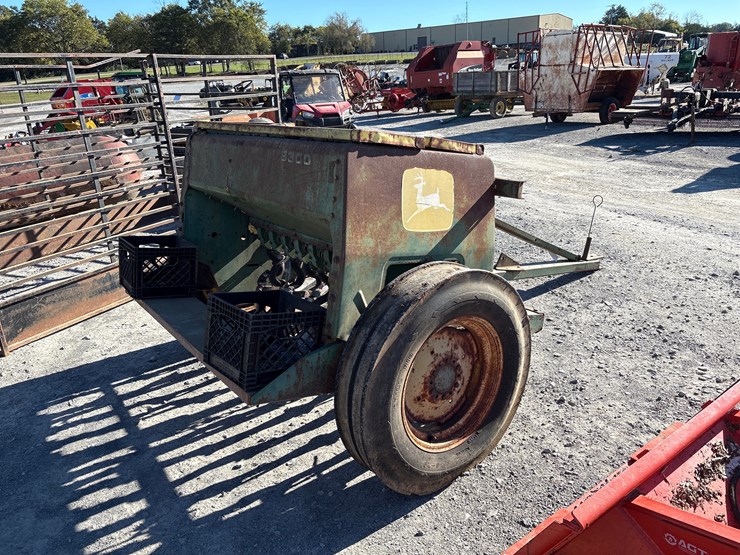 john-deere-8300-image-3