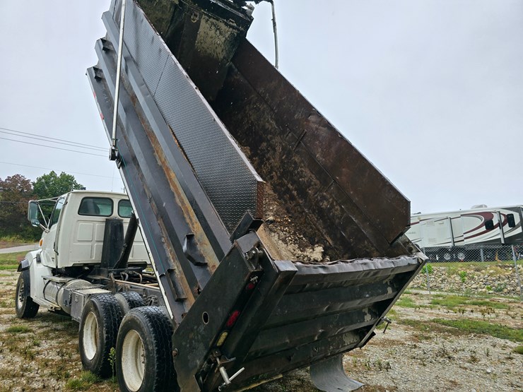 1999-sterling-l9511-image-49