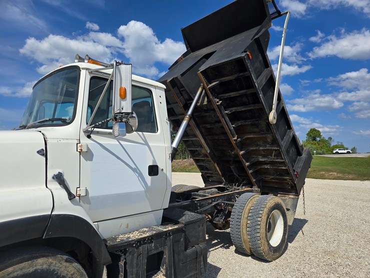 1994-ford-lta9000-image-45