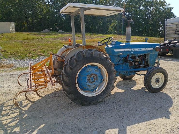 1972-ford-tractor-image-10