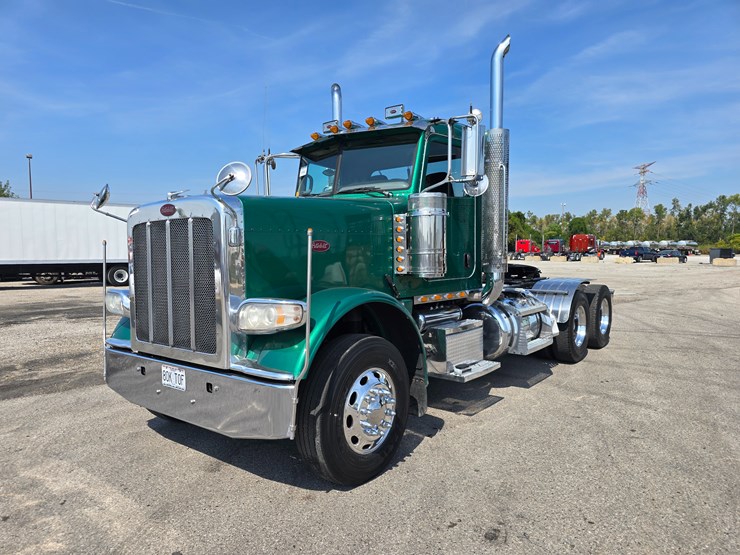 2014-peterbilt-388-image-3