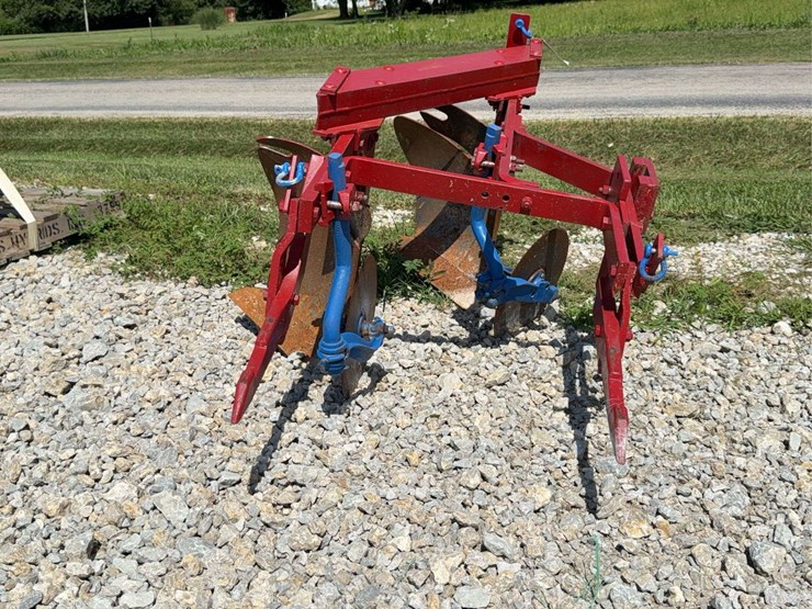 2-bottom-fast-hitch-plow-image-7